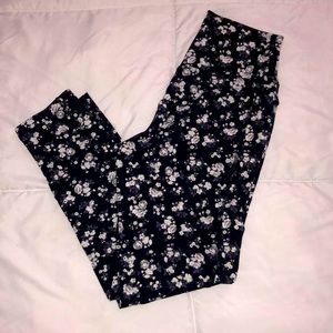 Victoria’s Secret 3/4 Length Floral Leggings